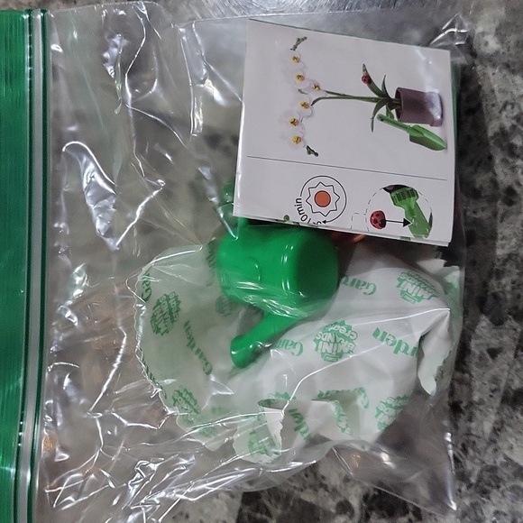 Zuru Mini Brands Create Garden - Picture 5 of 5